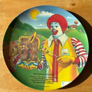 The McNugget Band 1989 McDonald’s Plastic Plate, 9.5", Collectable plate, GUC